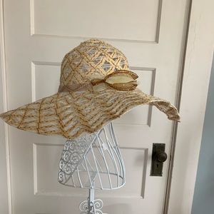 Wide brimmed sun hat